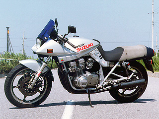 SUZUKI GSX750S KATANA